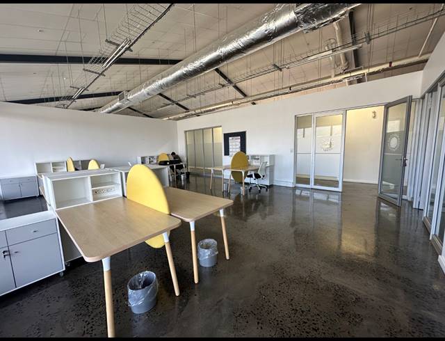 920M² OFFICE TO LET IN PAARDEN EILAND